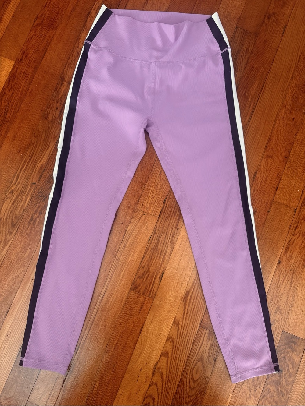 WILO the label Lavender Ribbed Leggings Size L, NWOT